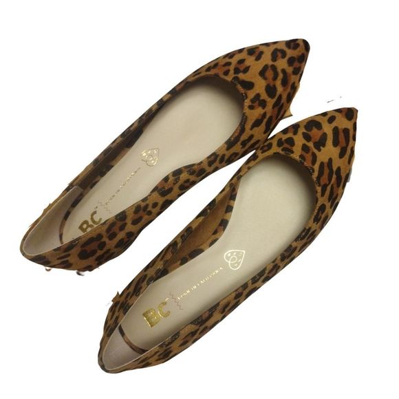 Animal Print Flats with Slight Wedge Heel Size 6 NEW in Box Born in California - Picture 3 of 11